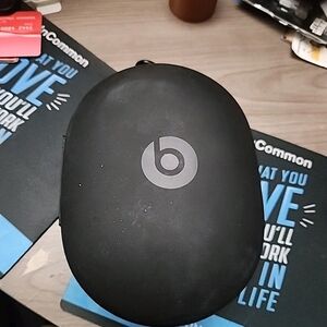 Beats by Dre Black Headphones Case